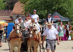 Dornburg Krohnt Neue Rosenkoenigin 02